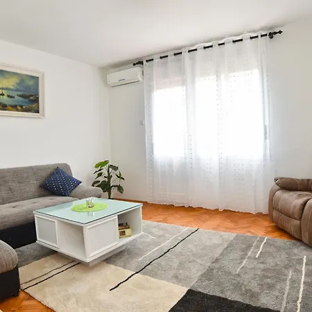 Appartamento Davor 2330