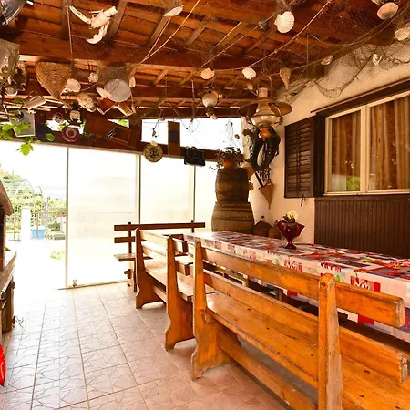 Apartment Davor 2330 Pula