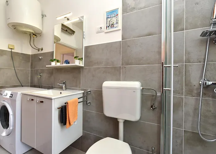 Διαμέρισμα Davor 2330 *