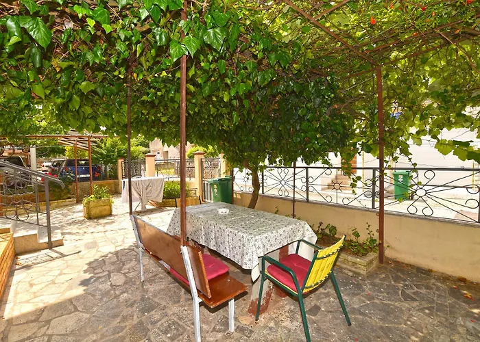 Διαμέρισμα Davor 2330 *