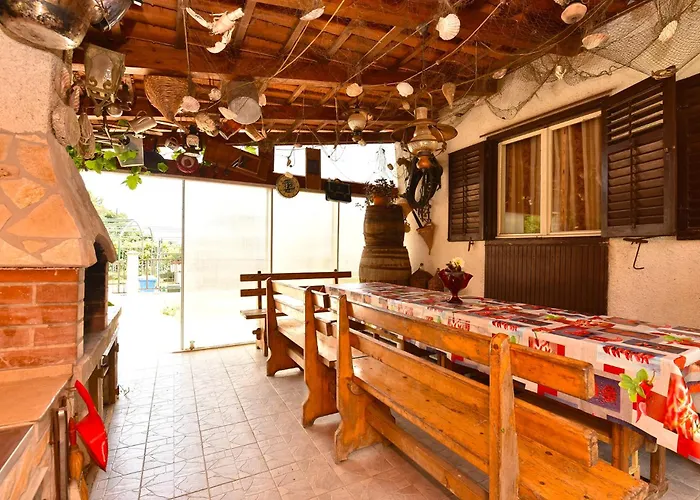 Διαμέρισμα Davor 2330 Πούλα